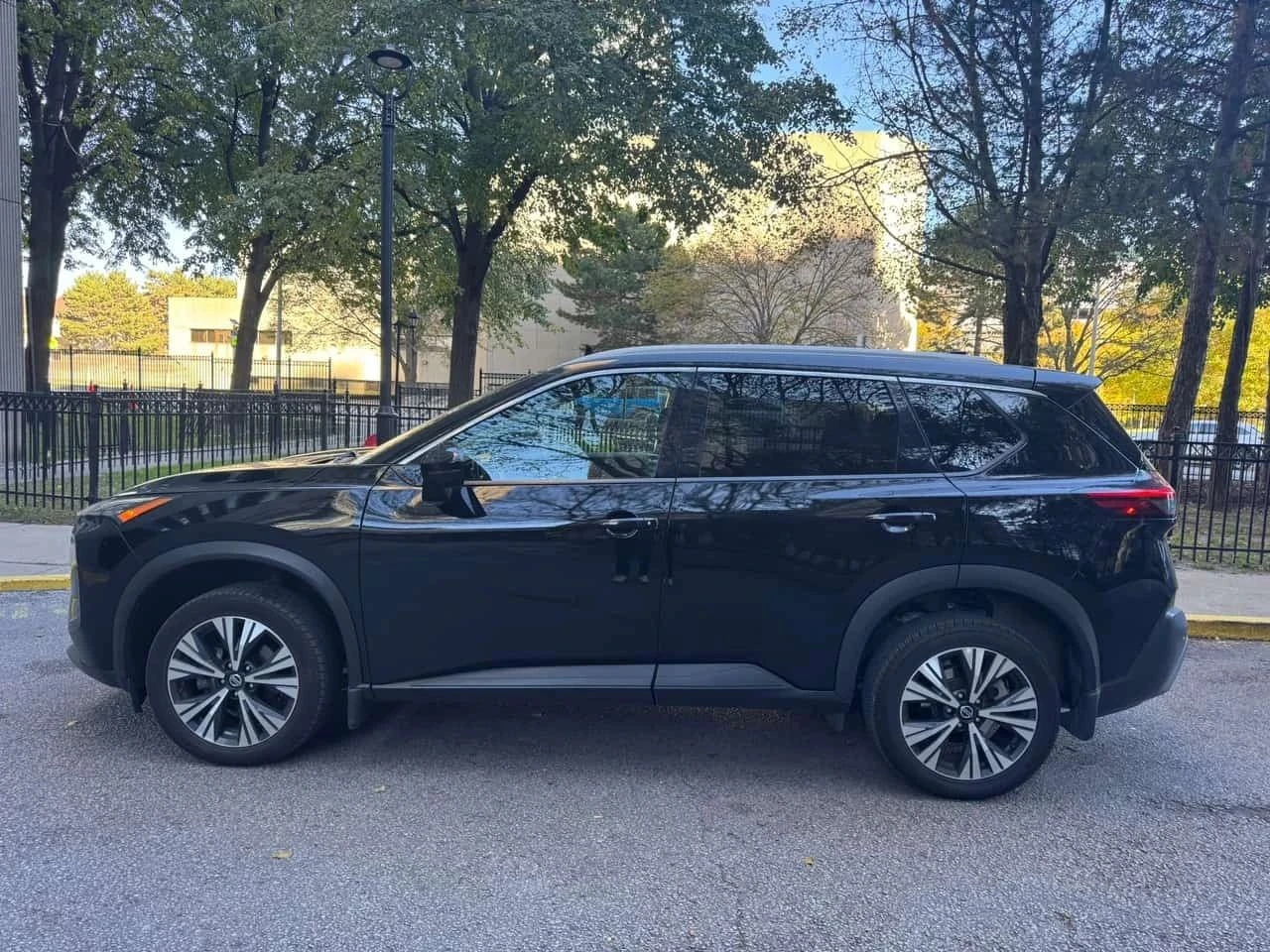Nissan Rogue, снимка 4 - Автомобили и джипове - 56717947