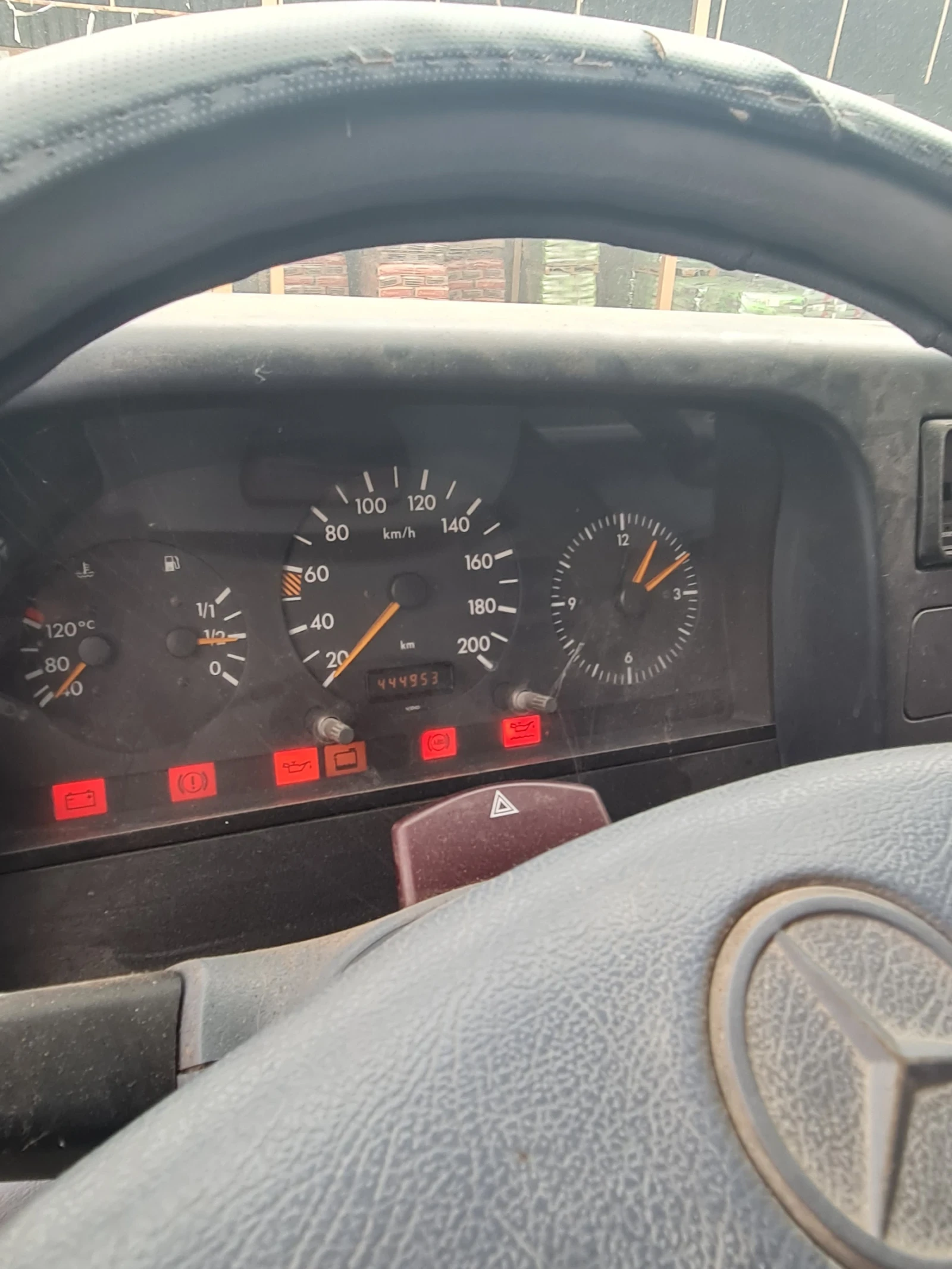 Mercedes-Benz 412  - изображение 10
