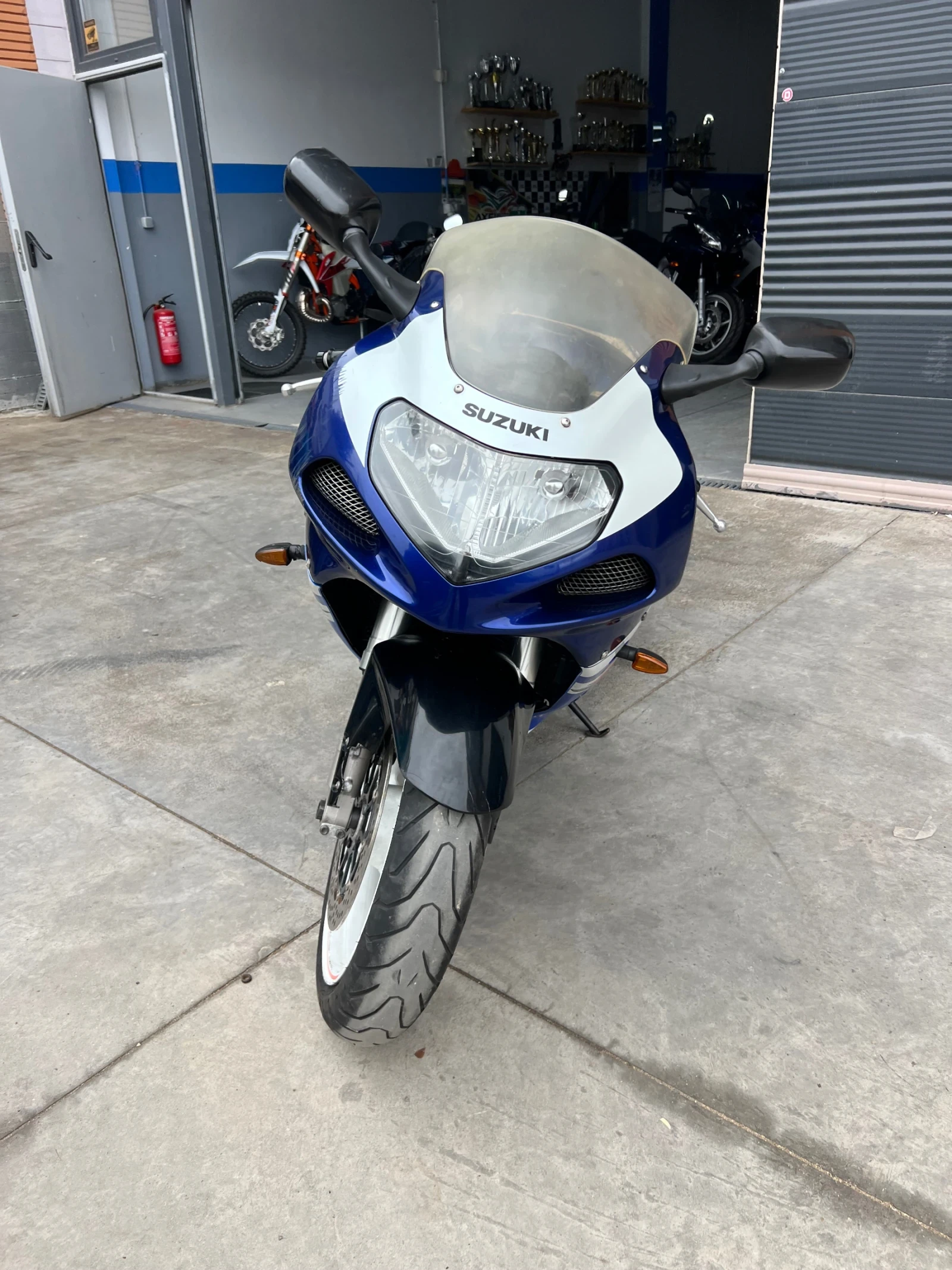 Suzuki Gsxr K2 750 - изображение 10