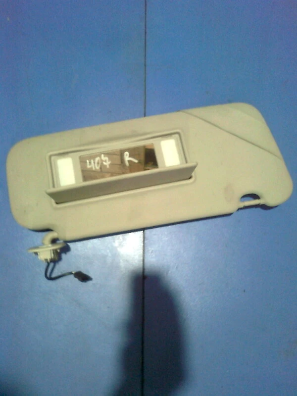 Десен сенник за Пежо 407 05г. (десен волан)