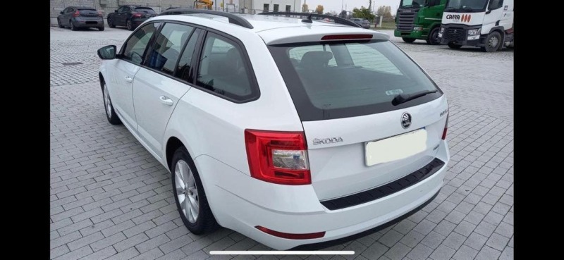 Skoda Octavia, снимка 4 - Автомобили и джипове - 46319116