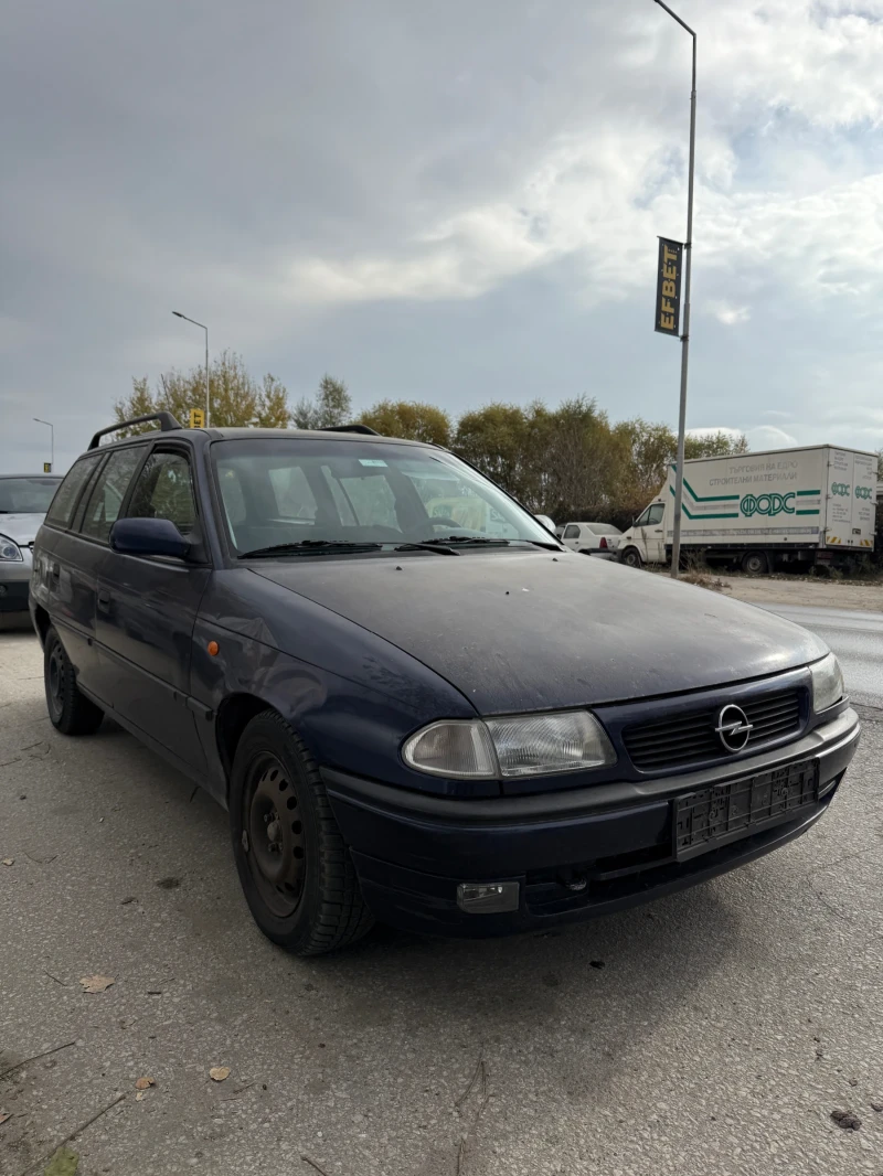 Opel Astra F 1.6i, снимка 2 - Автомобили и джипове - 47943175