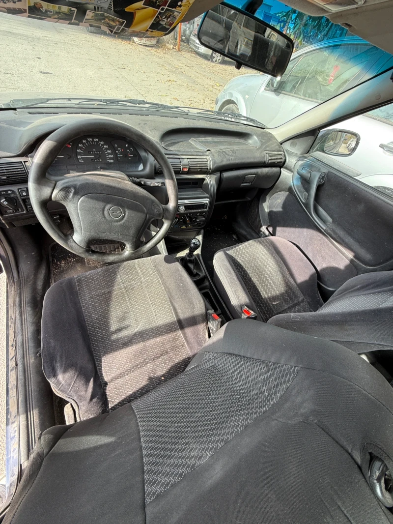 Opel Astra F 1.6i, снимка 4 - Автомобили и джипове - 47943175