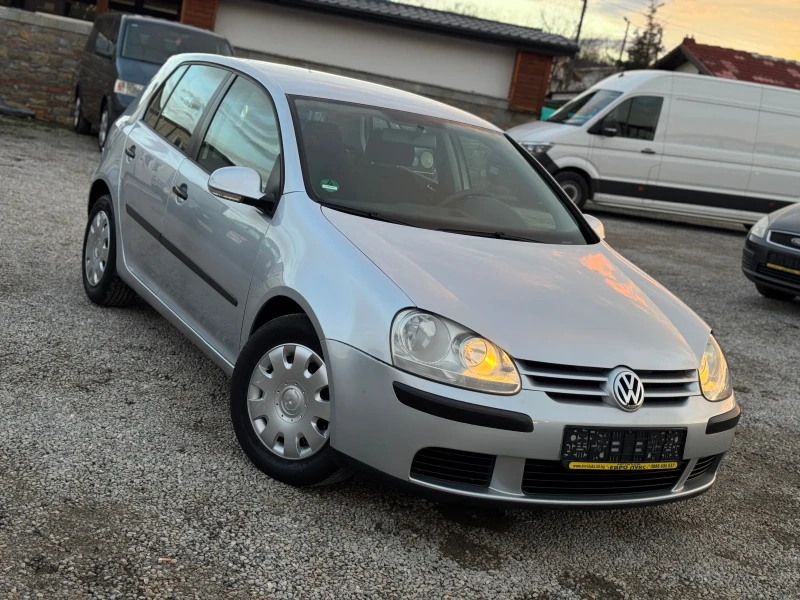 VW Golf 1.6FSI 116кс 6с НАВИ КЛИМАТИК , снимка 1 - Автомобили и джипове - 48661397