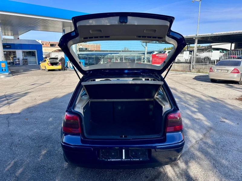 VW Golf 1.6i - РЕАЛНИ КИЛОМЕТРИ - УНИКАТ, снимка 17 - Автомобили и джипове - 53092770