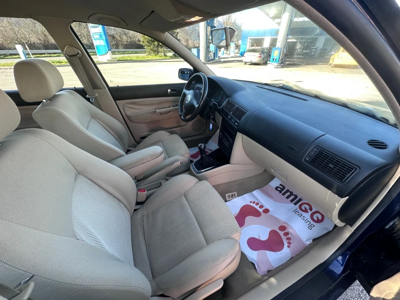 VW Golf 1.6i - РЕАЛНИ КИЛОМЕТРИ - УНИКАТ, снимка 10 - Автомобили и джипове - 53092770