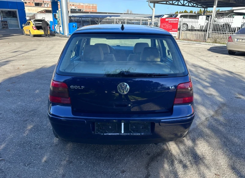 VW Golf 1.6i - РЕАЛНИ КИЛОМЕТРИ - УНИКАТ, снимка 6 - Автомобили и джипове - 53092770