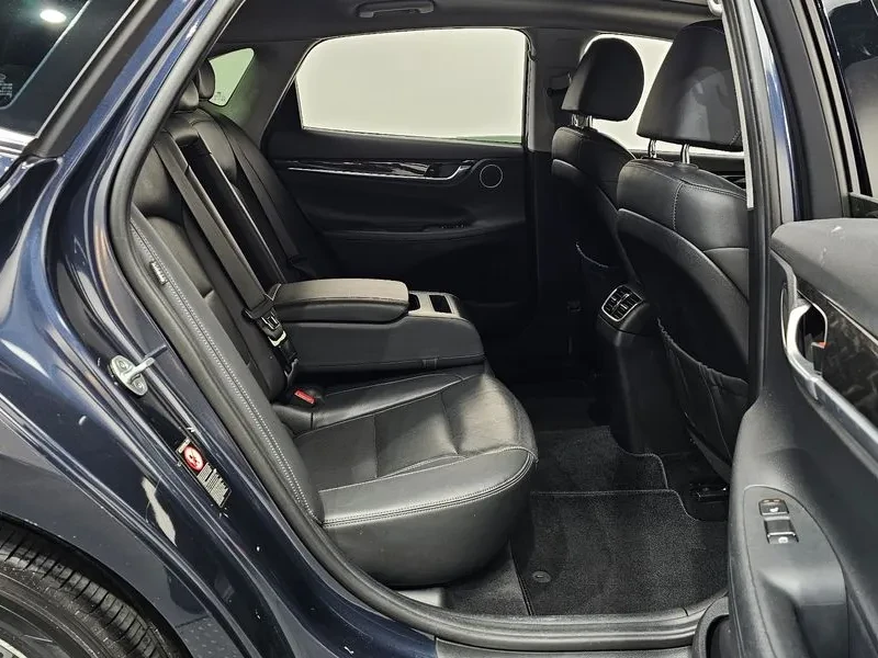 Hyundai Grandeur Ig 2.4 Premium, снимка 11 - Автомобили и джипове - 56306358