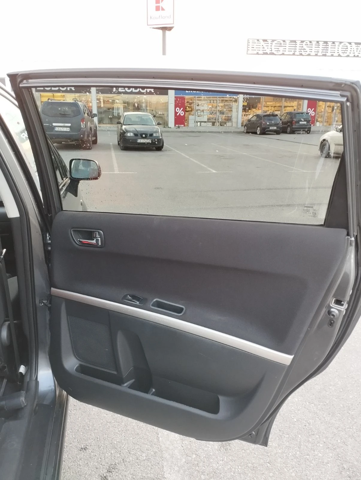 Toyota Corolla verso  - изображение 9