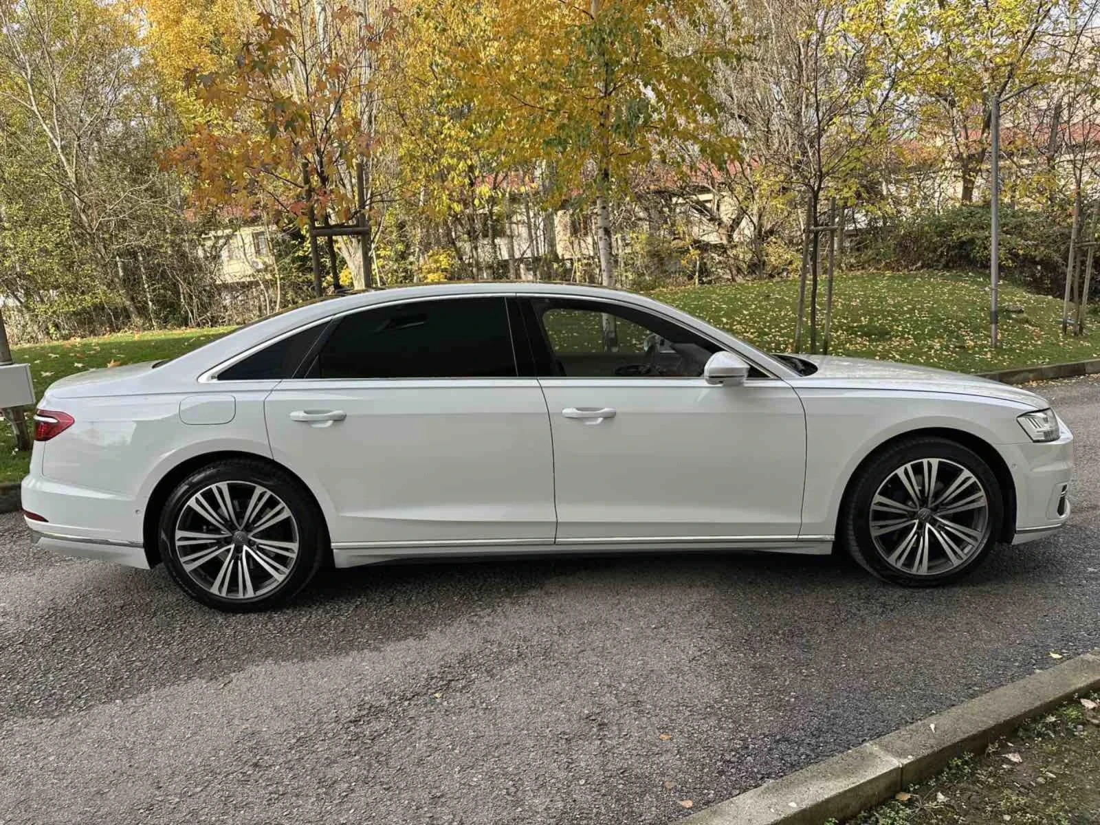 Audi A8 5.0TDI / LONG / MATRIX - изображение 8