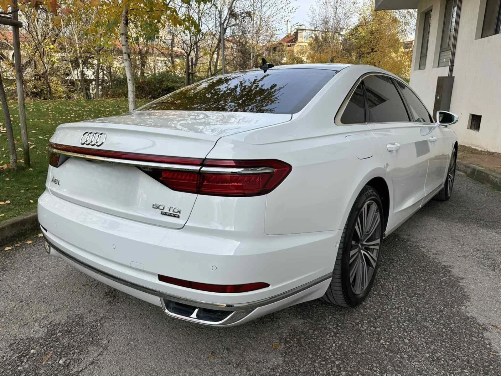 Audi A8 5.0TDI / LONG / MATRIX - изображение 7