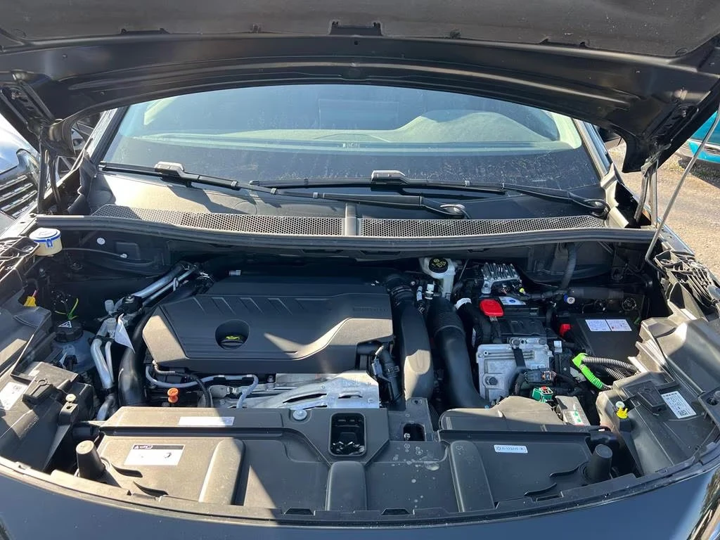 Peugeot 3008 1.6PHEV/224HP/ALLURE/NAVI/LED/AHK/DIGI/CPLAY/890g, снимка 12 - Автомобили и джипове - 53737800