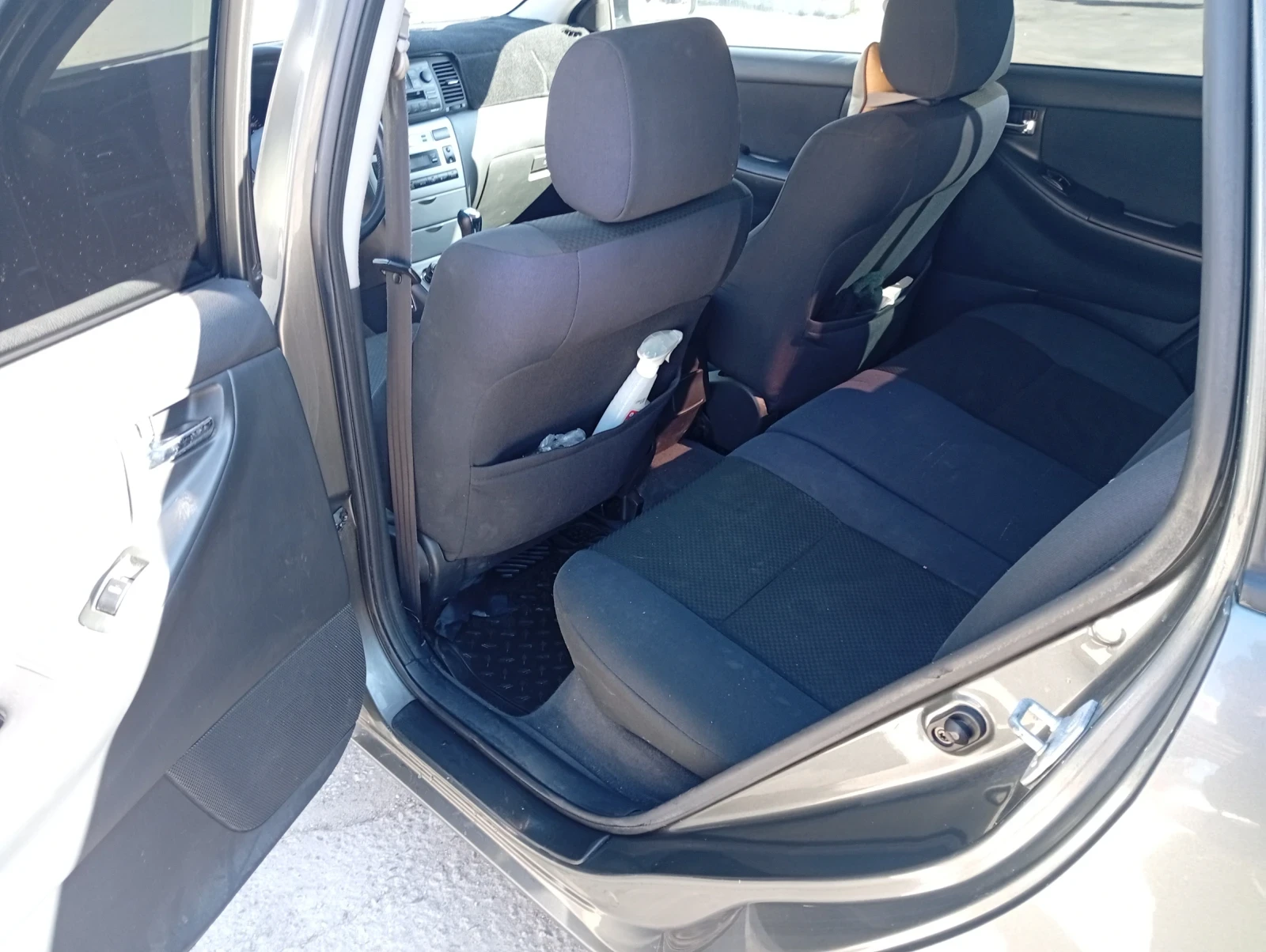 Toyota Corolla 1.6 VVTI , снимка 9 - Автомобили и джипове - 53741805