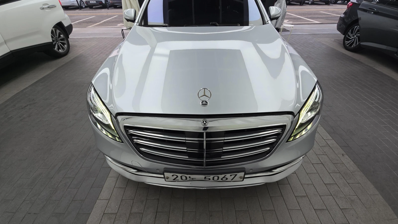 Mercedes-Benz S 560 4MATIC/LONG/360 VIEW/PANO/DRIVER ASSIST, снимка 4 - Автомобили и джипове - 53804692