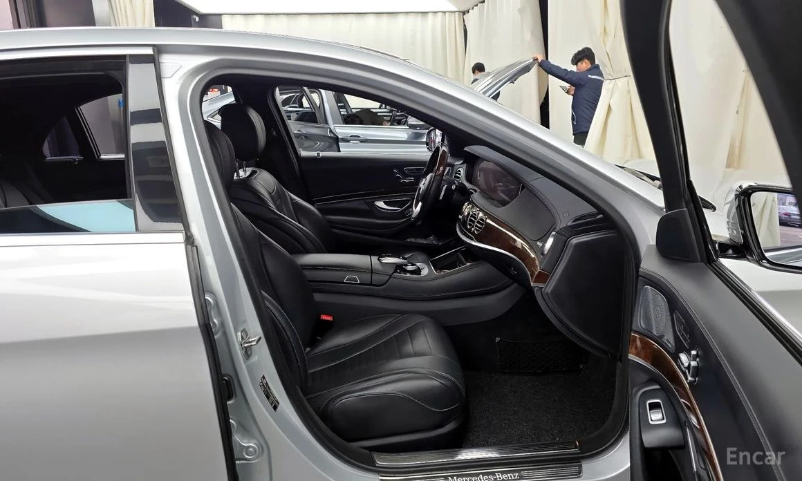 Mercedes-Benz S 560 4MATIC/LONG/360 VIEW/PANO/DRIVER ASSIST, снимка 14 - Автомобили и джипове - 53804692