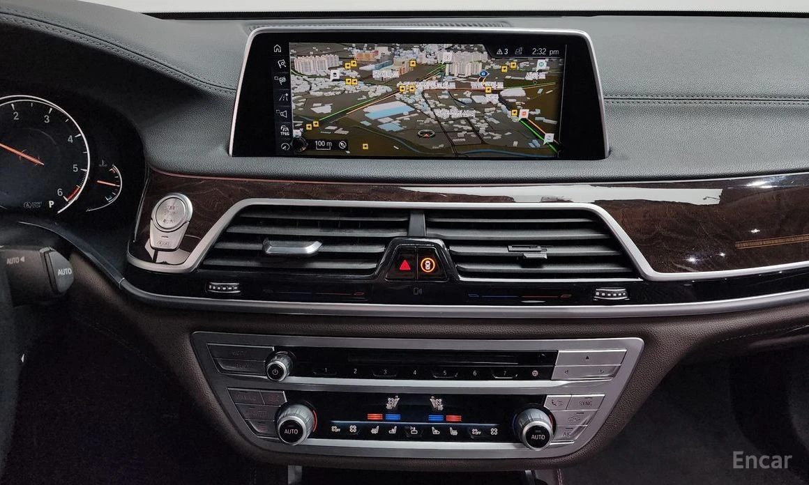 BMW 740 HEADUP* 360КАМЕРА* ЕКРАНИ* 4 ОБДУХВАНИЯ И ПОДГРЕВИ, снимка 15 - Автомобили и джипове - 54066821