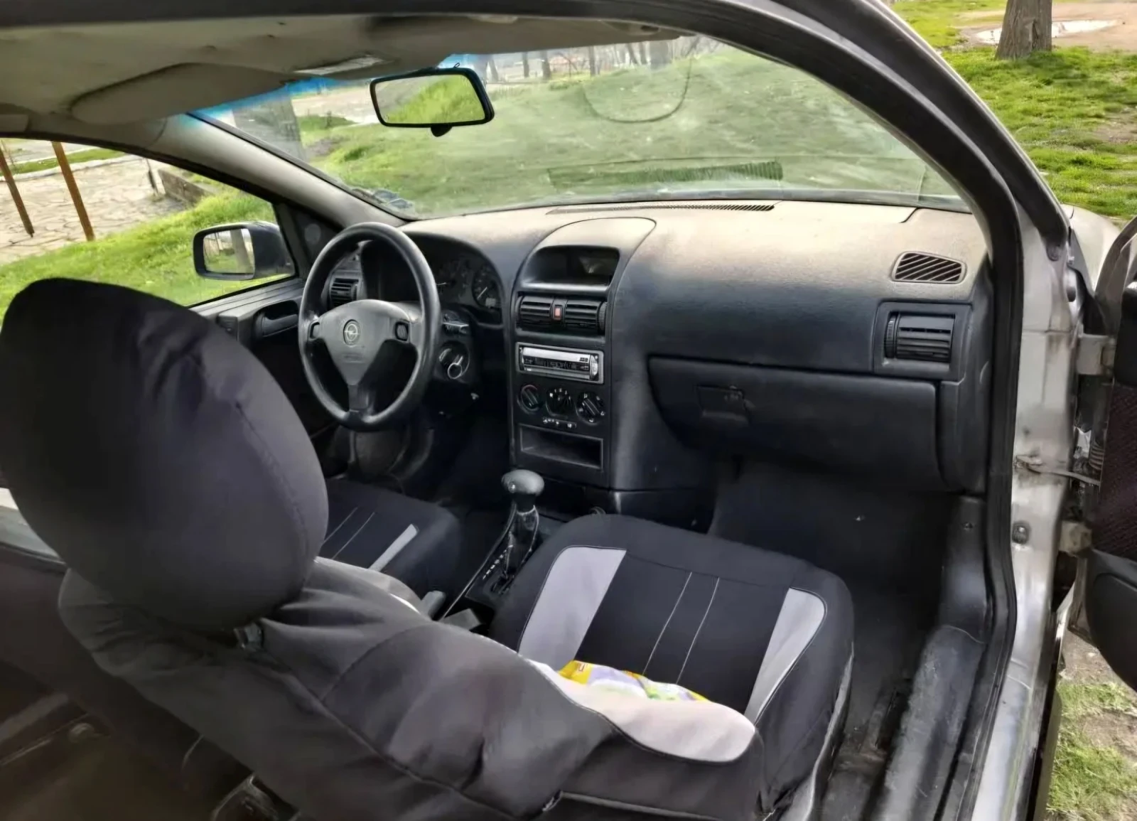 Opel Astra 1.6 автомат, снимка 4 - Автомобили и джипове - 54575036