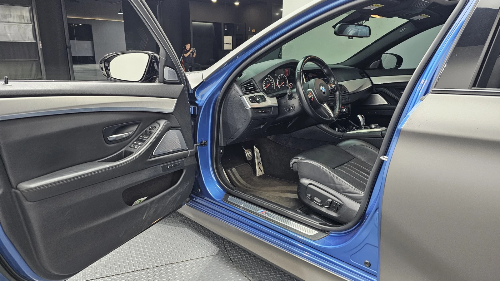 BMW M5 360* ЕЛ. БАГАЖНИК* SOFT CLOSE* HUD* КРАЙНА ЦЕНА, снимка 10 - Автомобили и джипове - 55367140