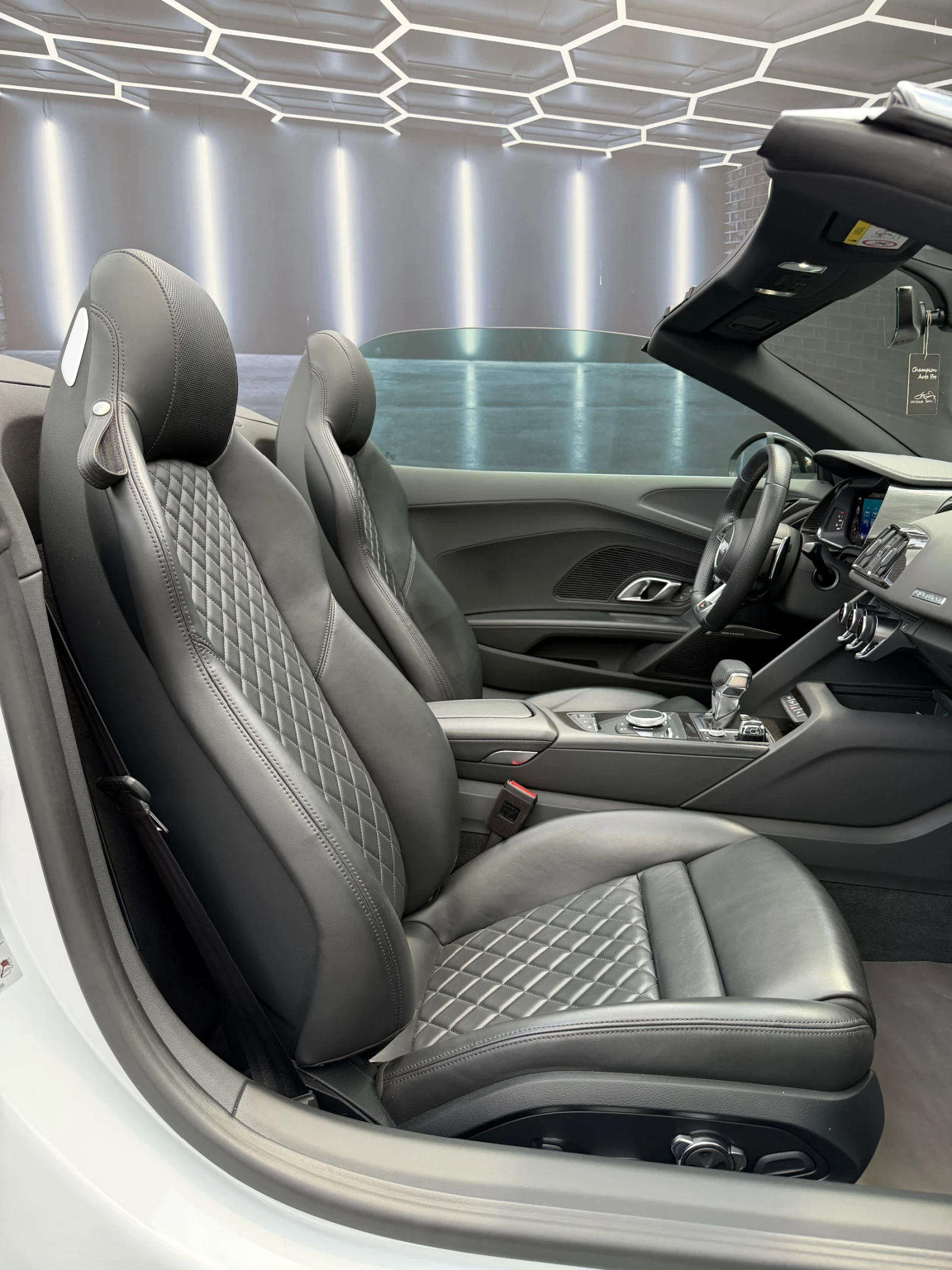 Audi R8 V10 SPYDER PERFORMANCE FULL CARBON CERAMIC, снимка 16 - Автомобили и джипове - 55403034