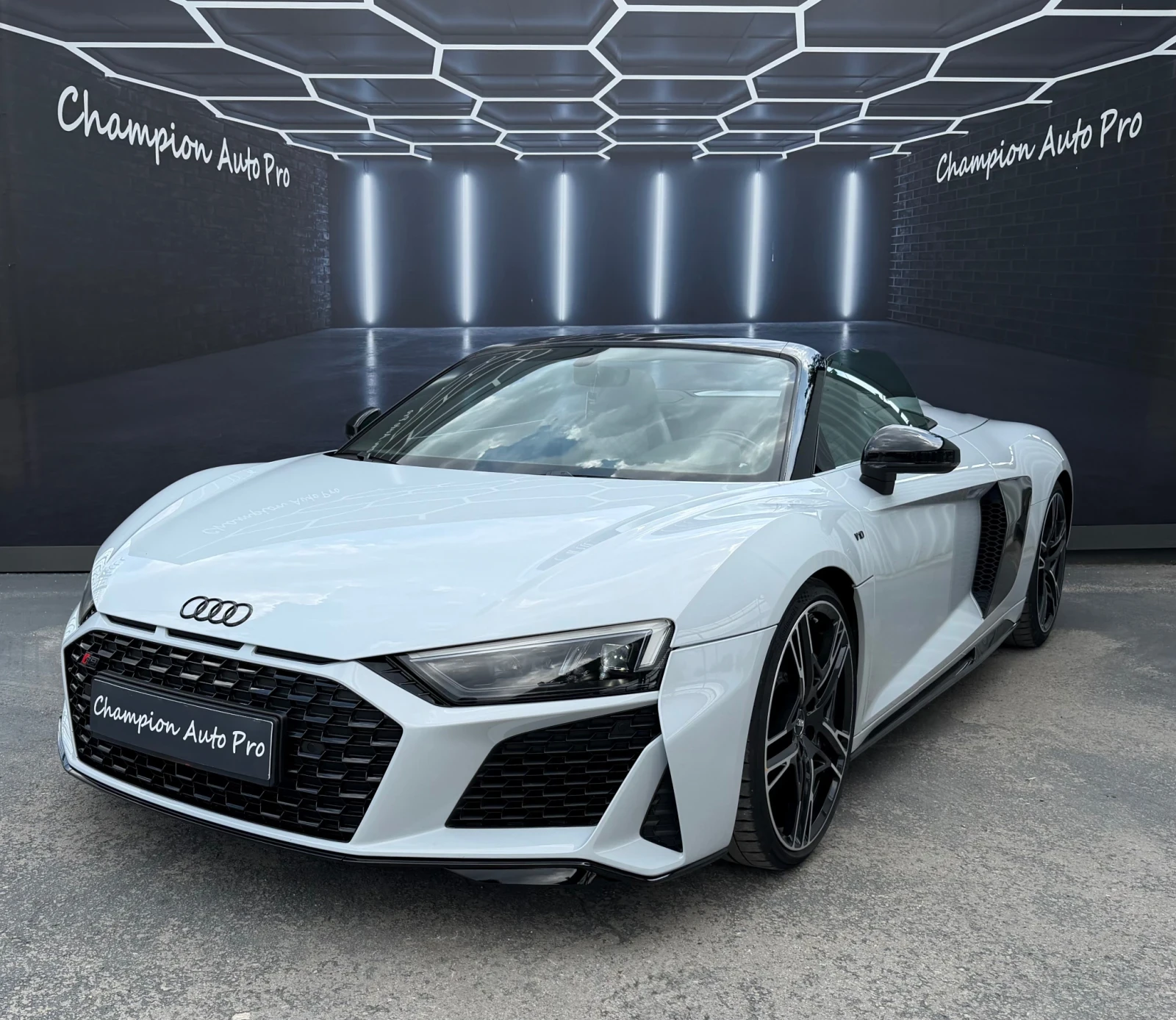 Audi R8 V10 SPYDER PERFORMANCE FULL CARBON CERAMIC