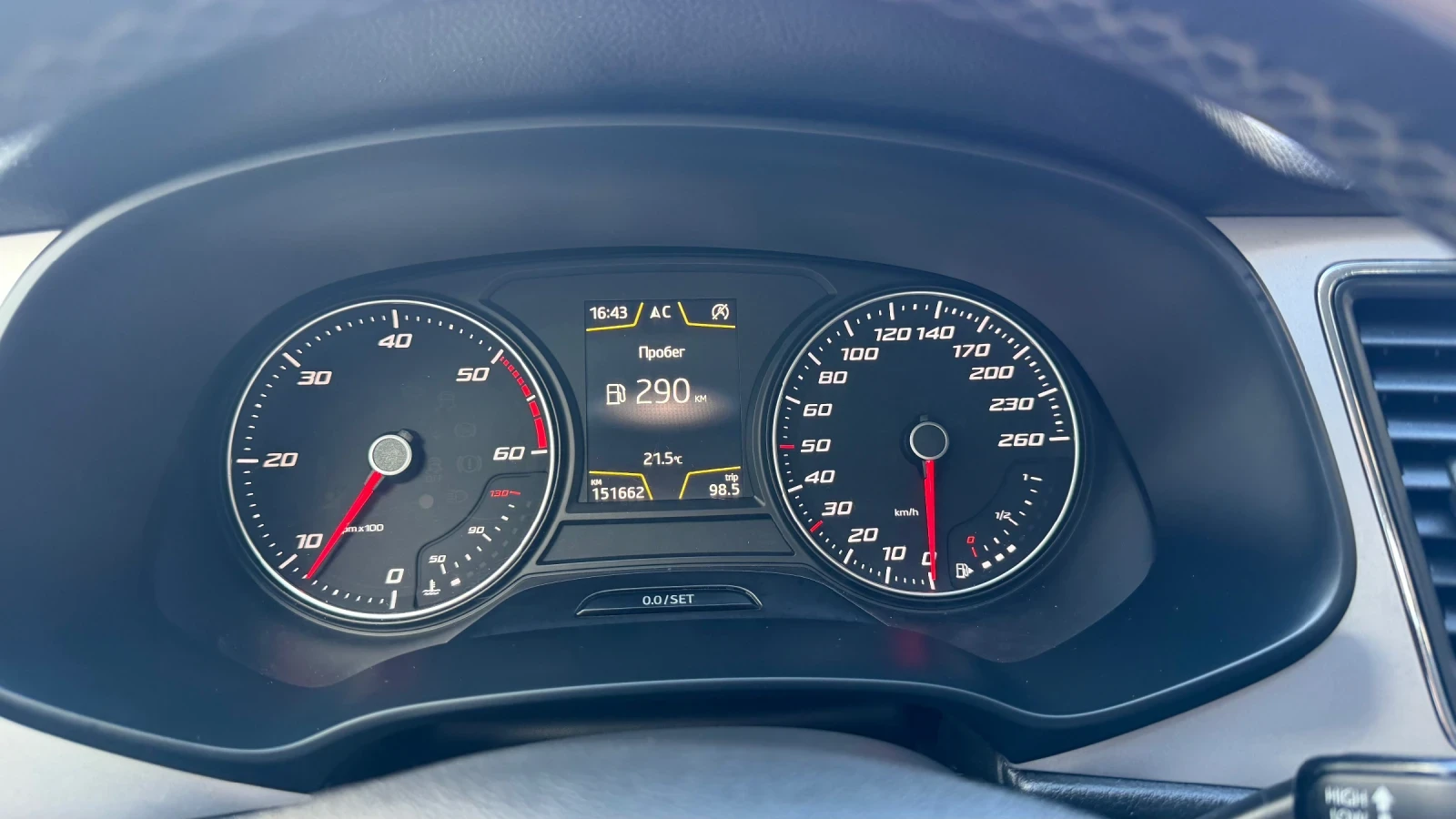 Seat Leon 1.6TDI EURO6, снимка 13 - Автомобили и джипове - 56202580