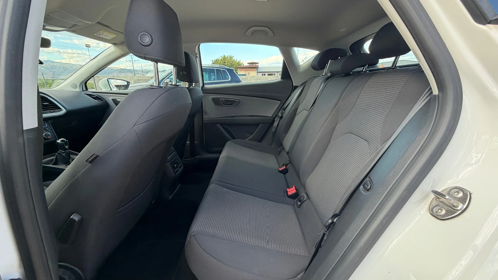 Seat Leon 1.6TDI EURO6, снимка 8 - Автомобили и джипове - 56202580