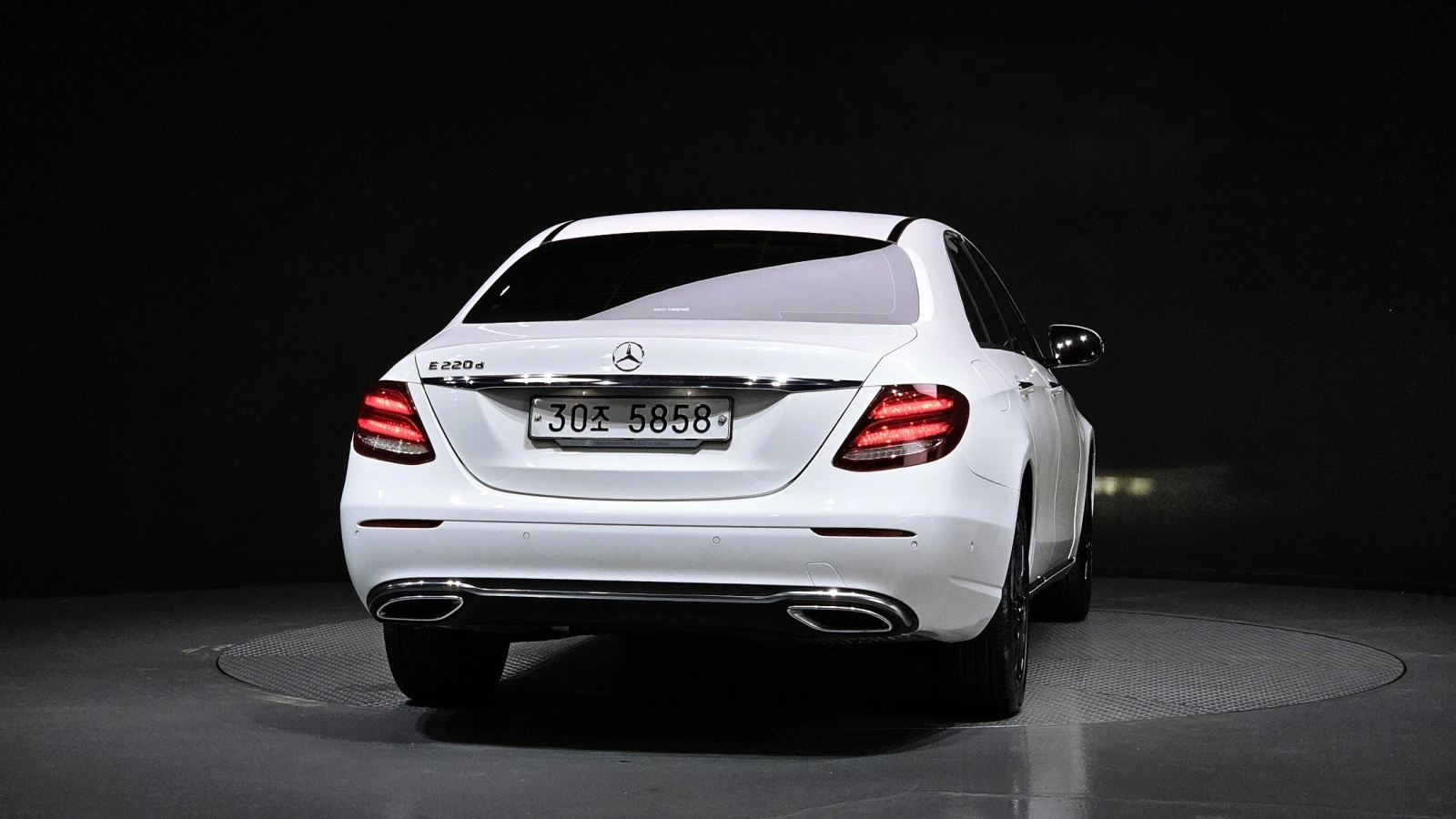 Mercedes-Benz E 220 Avantgarde, снимка 4 - Автомобили и джипове - 56255962