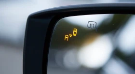 Toyota C-HR 1.8 Hybrid - Гаранция / Facelift, снимка 17