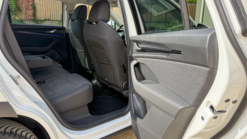 Skoda Kodiaq Selection 4x4/HUD/DSG/ГАРАНЦИЯ, снимка 17 - Автомобили и джипове - 50405462