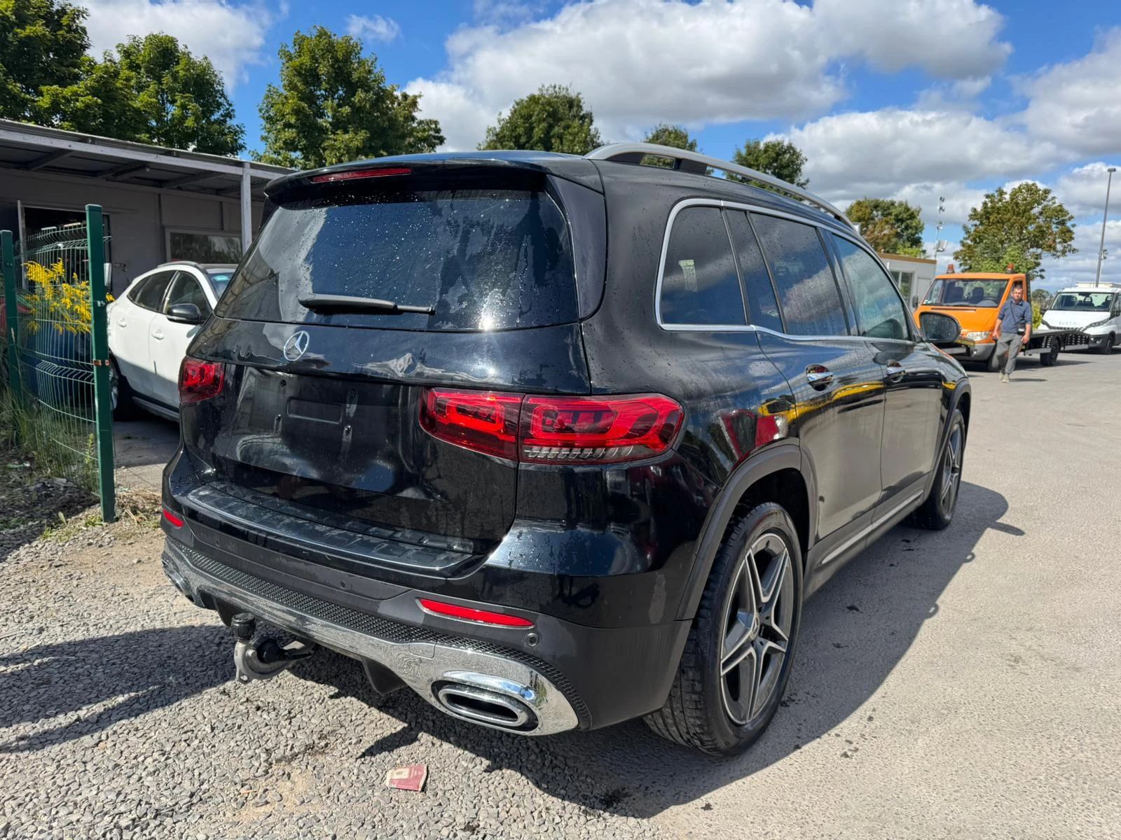 Mercedes-Benz GLB 220d AMG KAM Distr KeyGO Widescreen SzH  #iCarbg - изображение 4