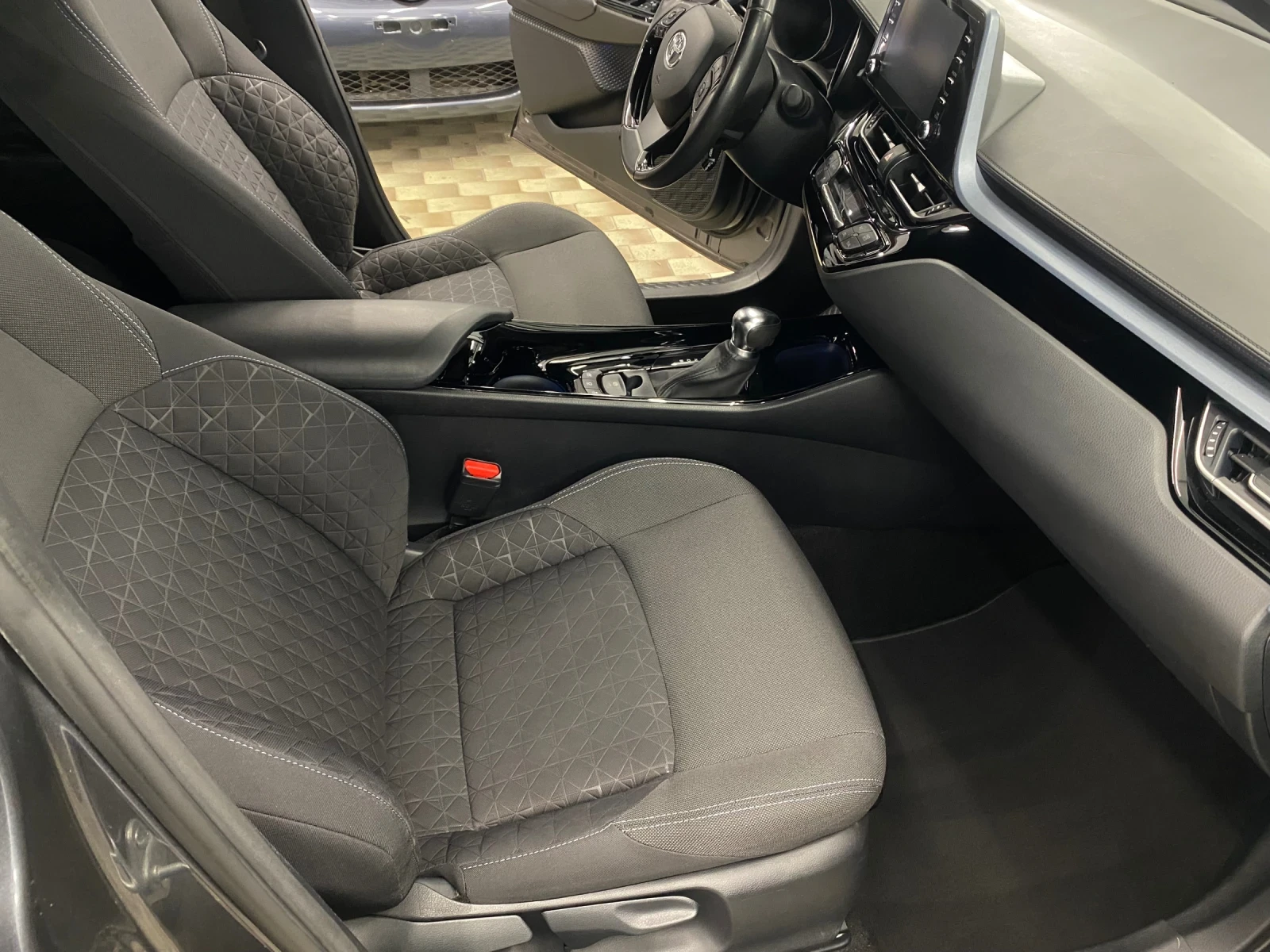 Toyota C-HR 1.8 Hybrid - FACELIFT | Mobile.bg � ����������� 14