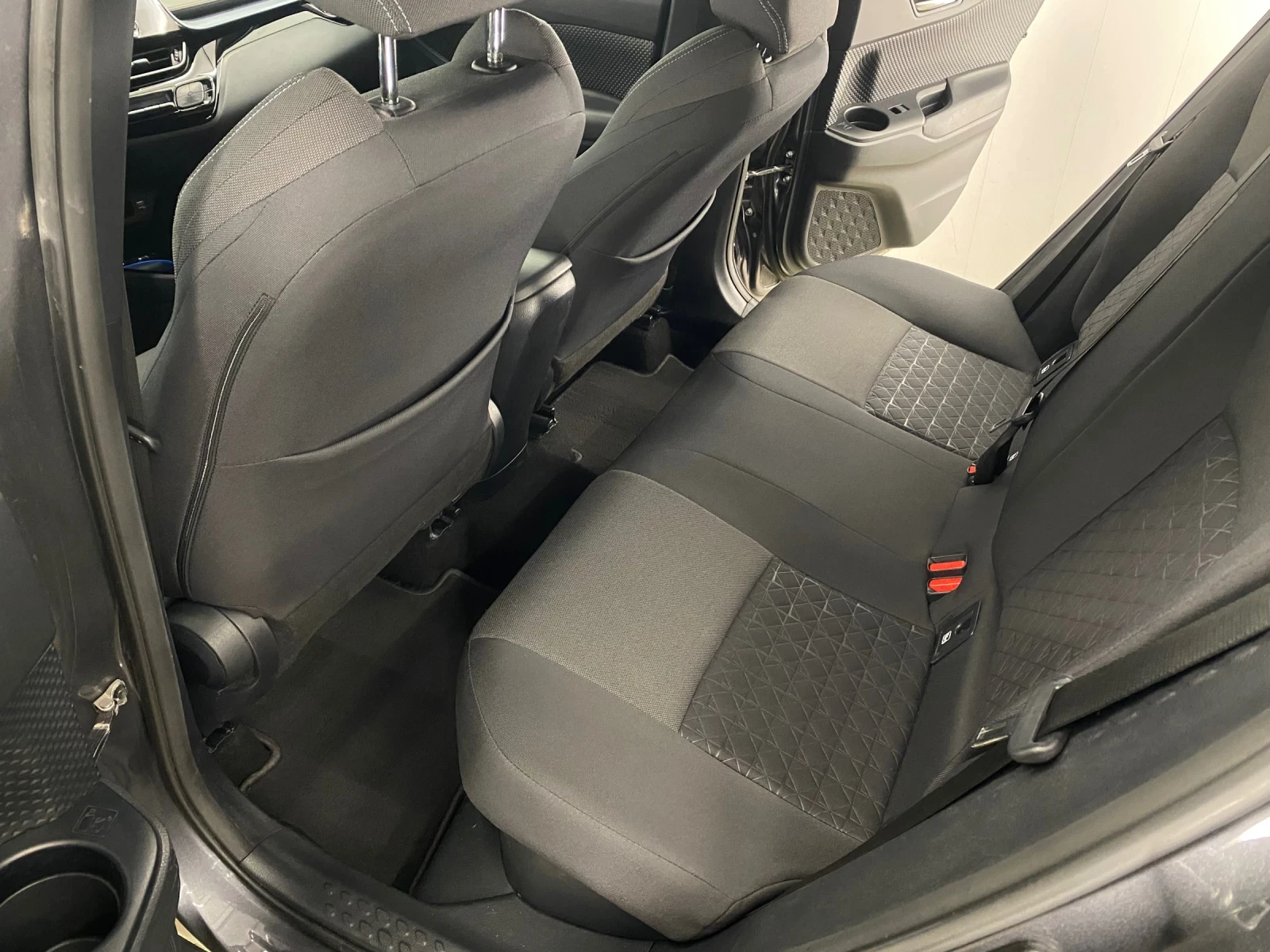 Toyota C-HR 1.8 Hybrid - FACELIFT | Mobile.bg � ����������� 15