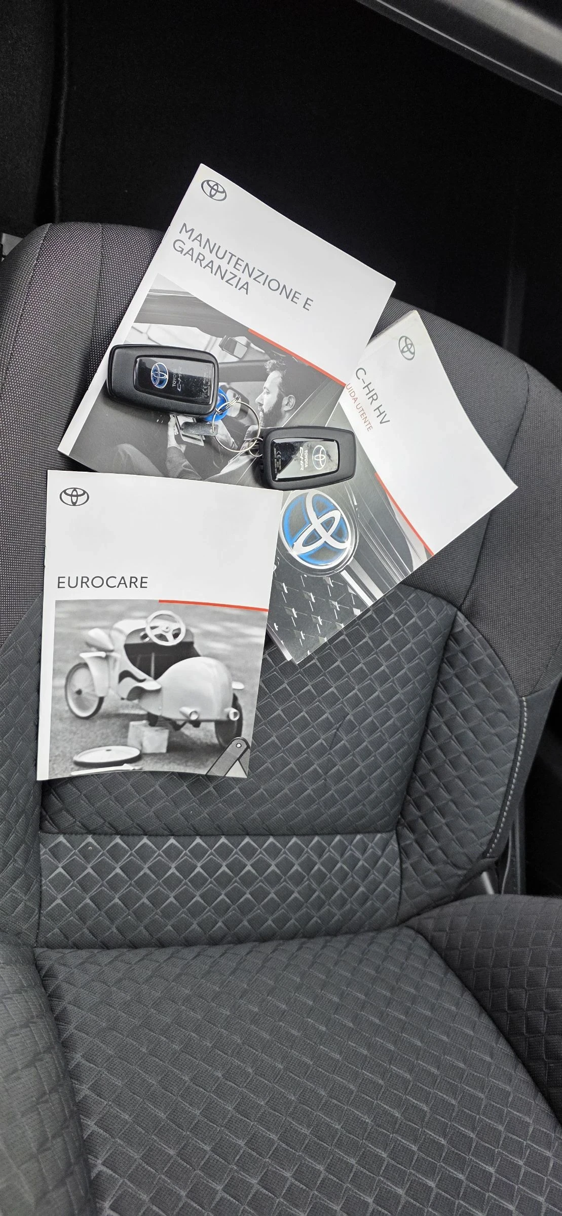 Toyota C-HR 1.8 Hybrid-FaceLift-122hp-Euro6 | Mobile.bg � ����������� 16