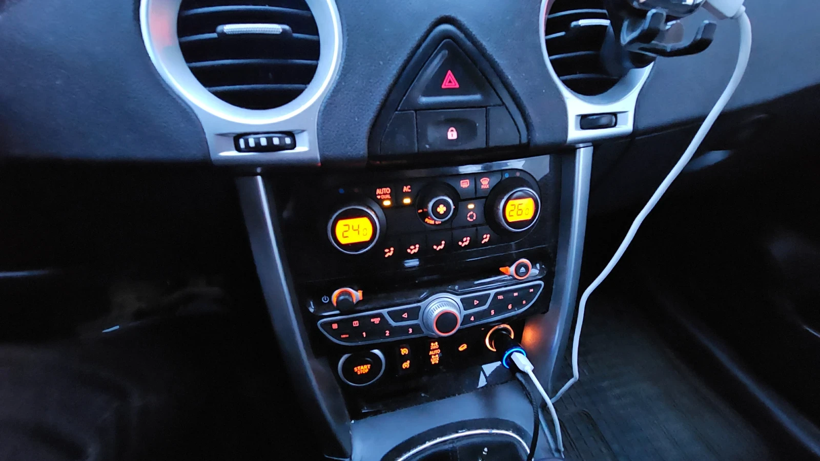 Renault Koleos 2.0, 4х4, 150к.с., снимка 13 - Автомобили и джипове - 54723594