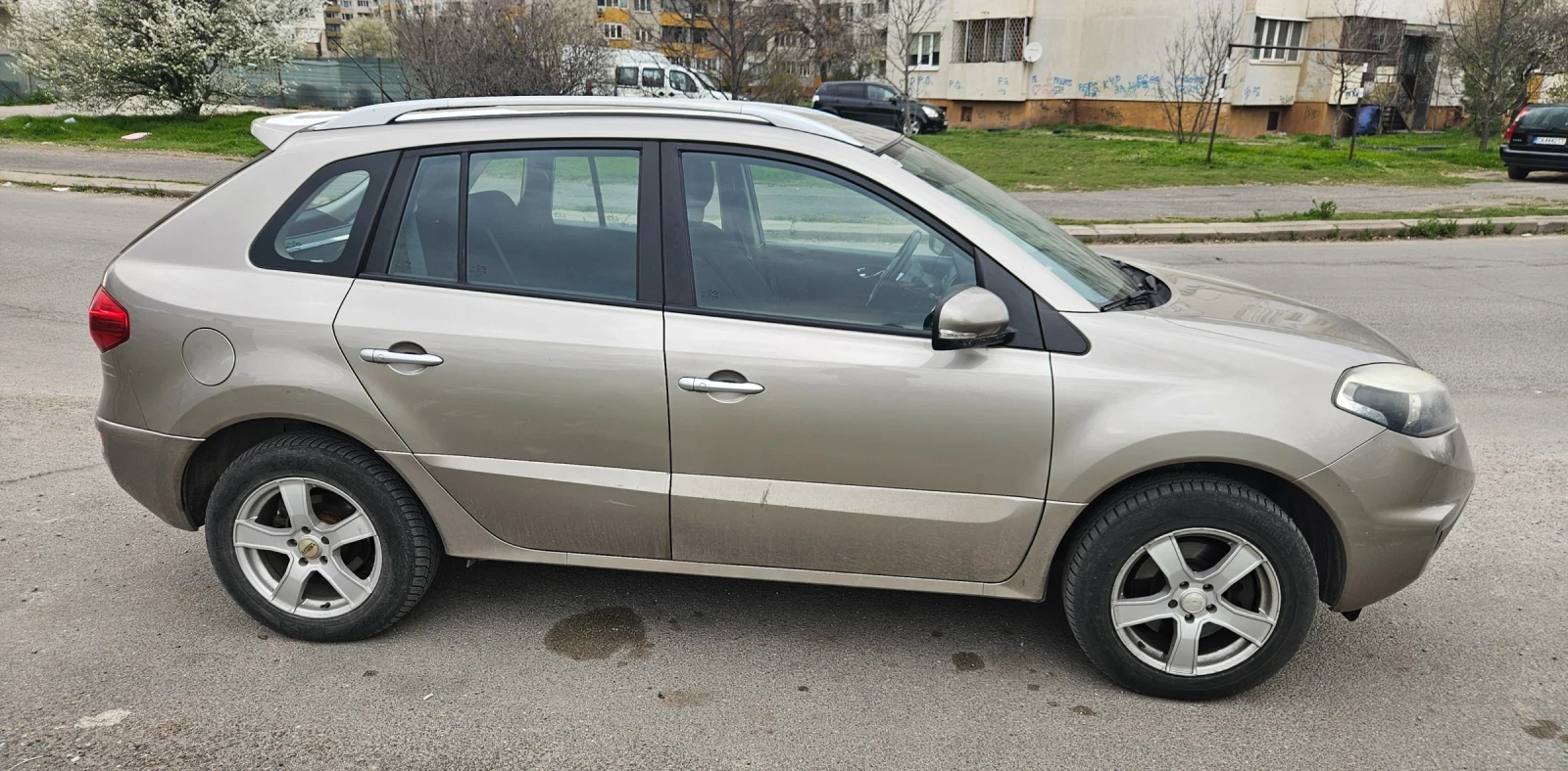 Renault Koleos 2.0, 4х4, 150к.с., снимка 7 - Автомобили и джипове - 54723594