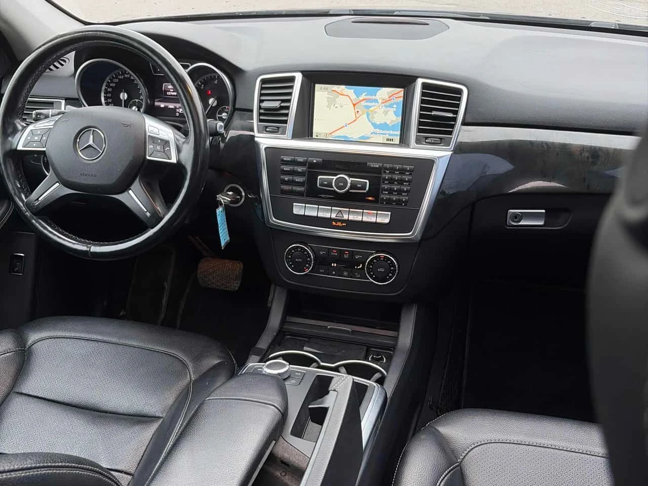 Mercedes-Benz ML 350 BlueTEC/ПОДГРЕВИ/ПАНОРАМА, снимка 5 - Автомобили и джипове - 54423131