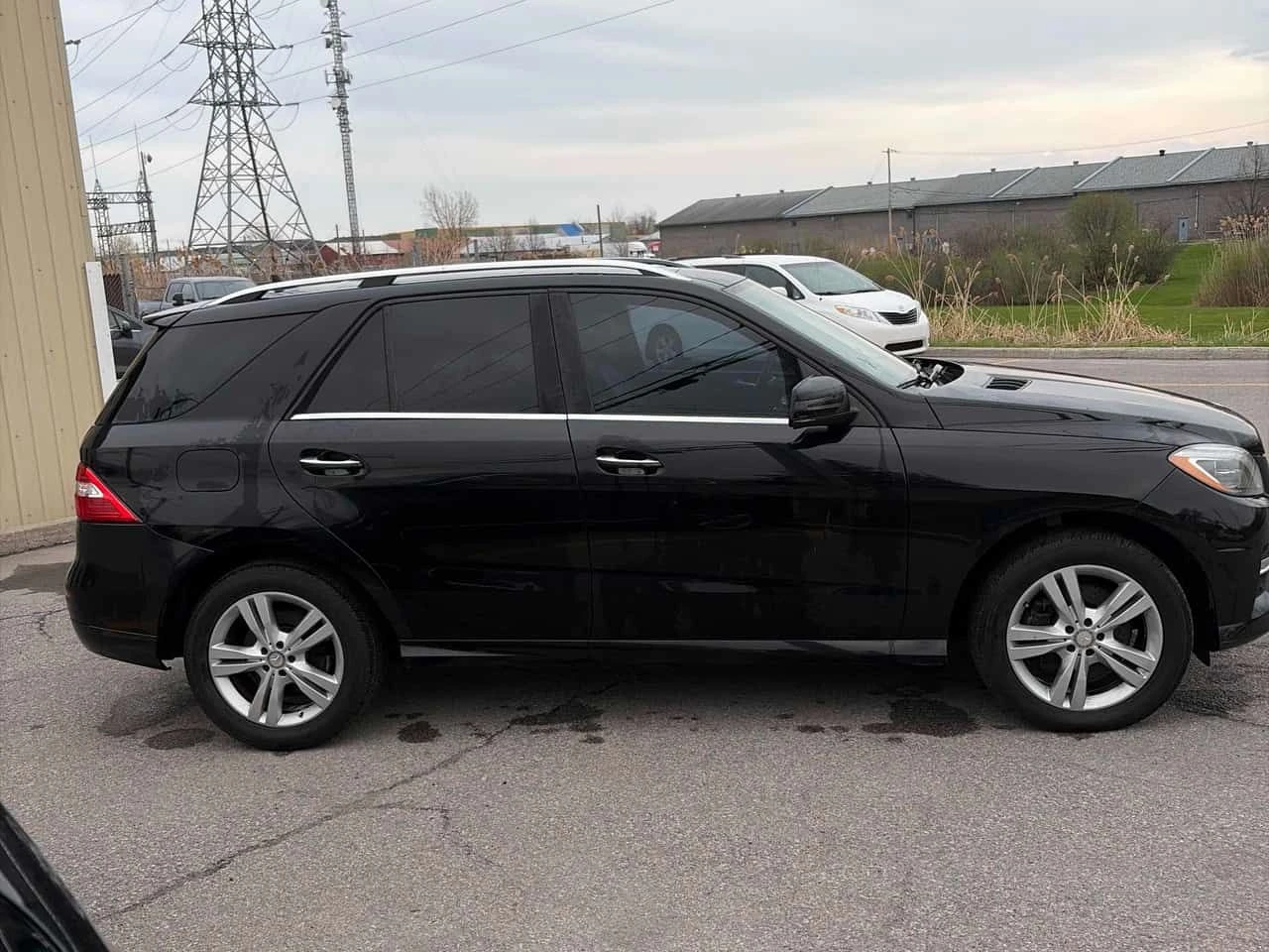 Mercedes-Benz ML 350 BlueTEC/ПОДГРЕВИ/ПАНОРАМА, снимка 3 - Автомобили и джипове - 54423131