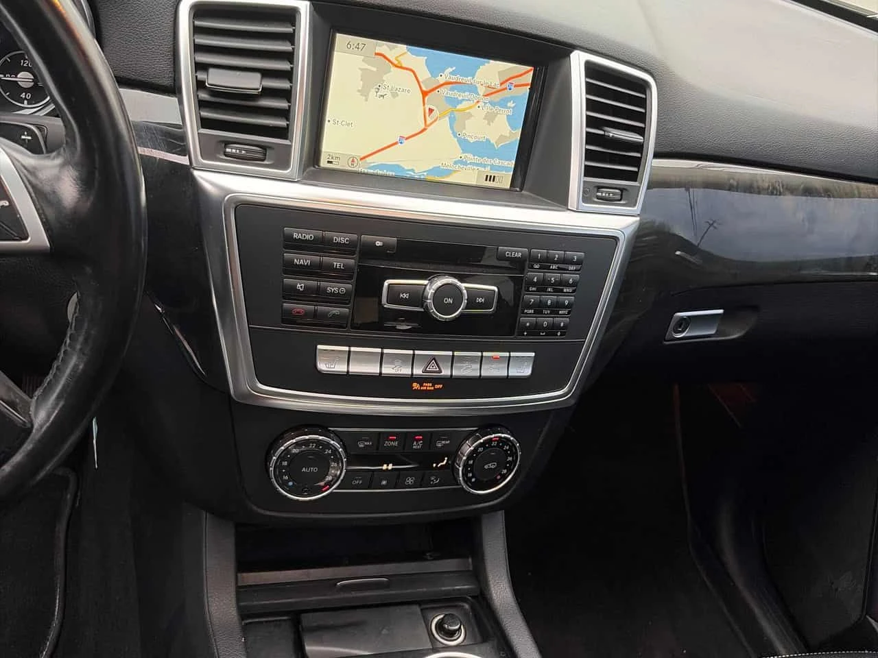 Mercedes-Benz ML 350 BlueTEC/ПОДГРЕВИ/ПАНОРАМА, снимка 9 - Автомобили и джипове - 54423131