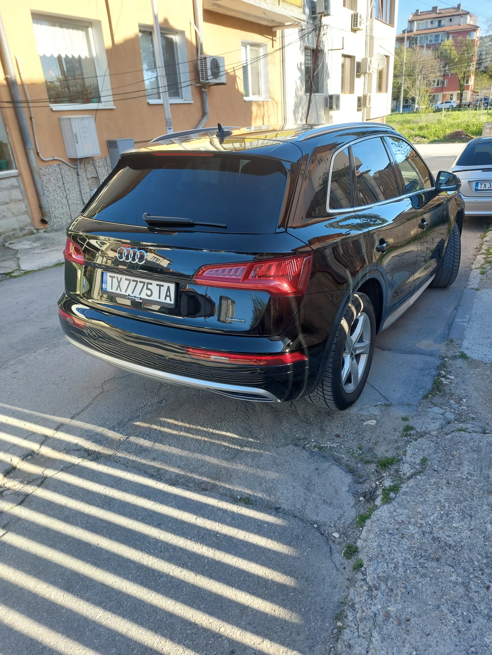 Audi Q5 2.0 тди , снимка 3 - Автомобили и джипове - 54449593