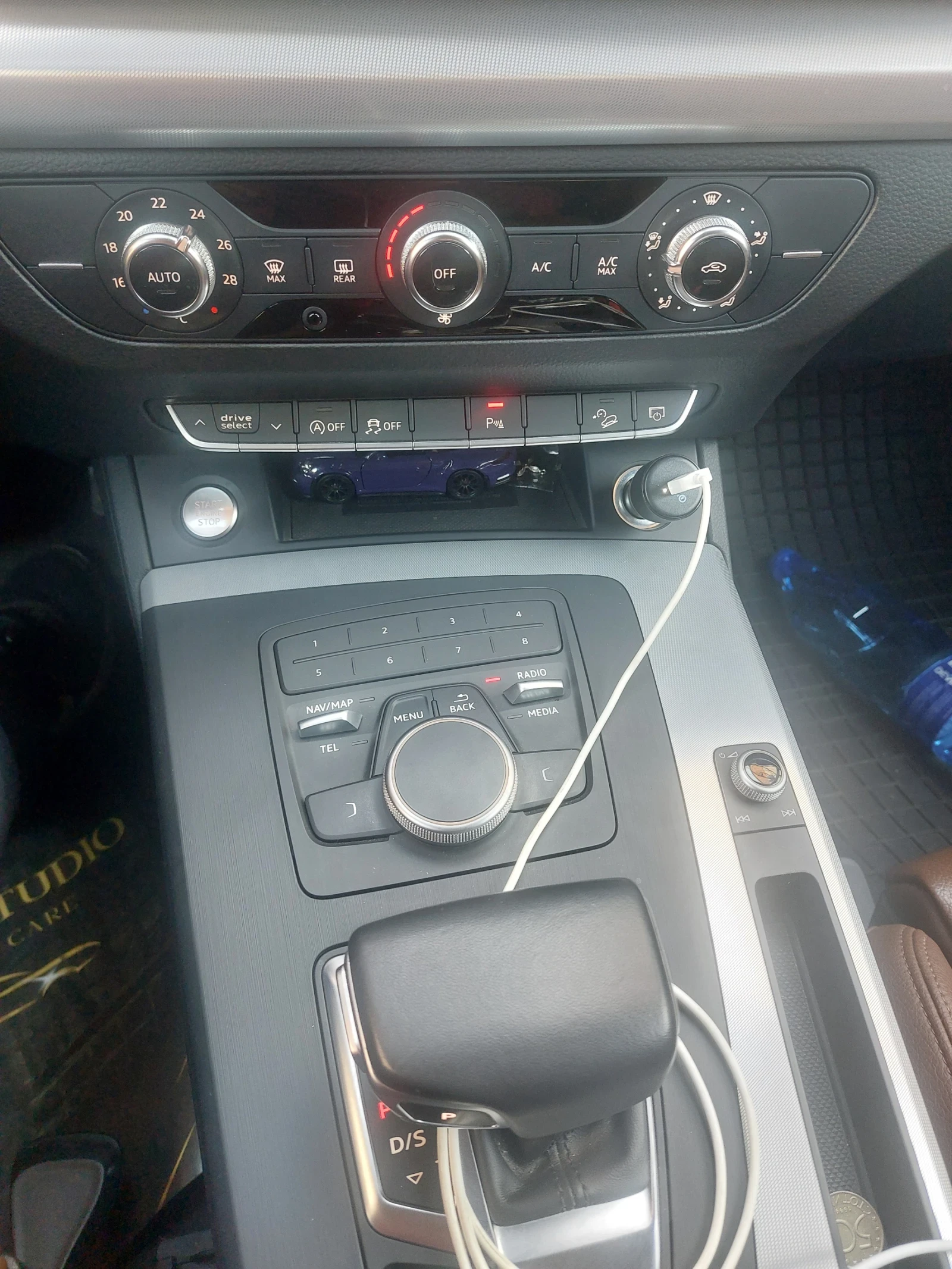 Audi Q5 2.0 тди , снимка 5 - Автомобили и джипове - 54449593