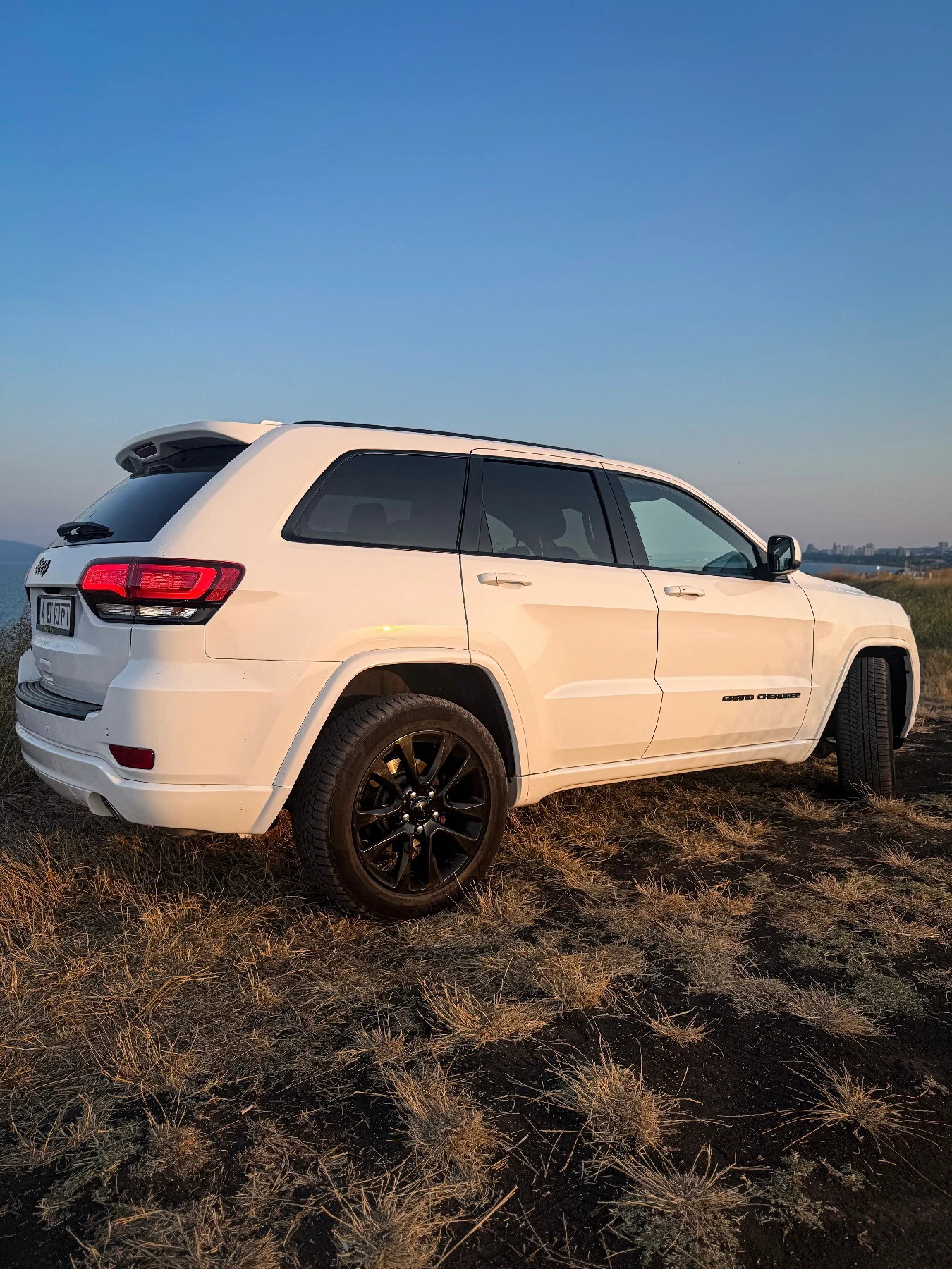 Jeep Grand cherokee Altitude black package, снимка 4 - Автомобили и джипове - 55327853