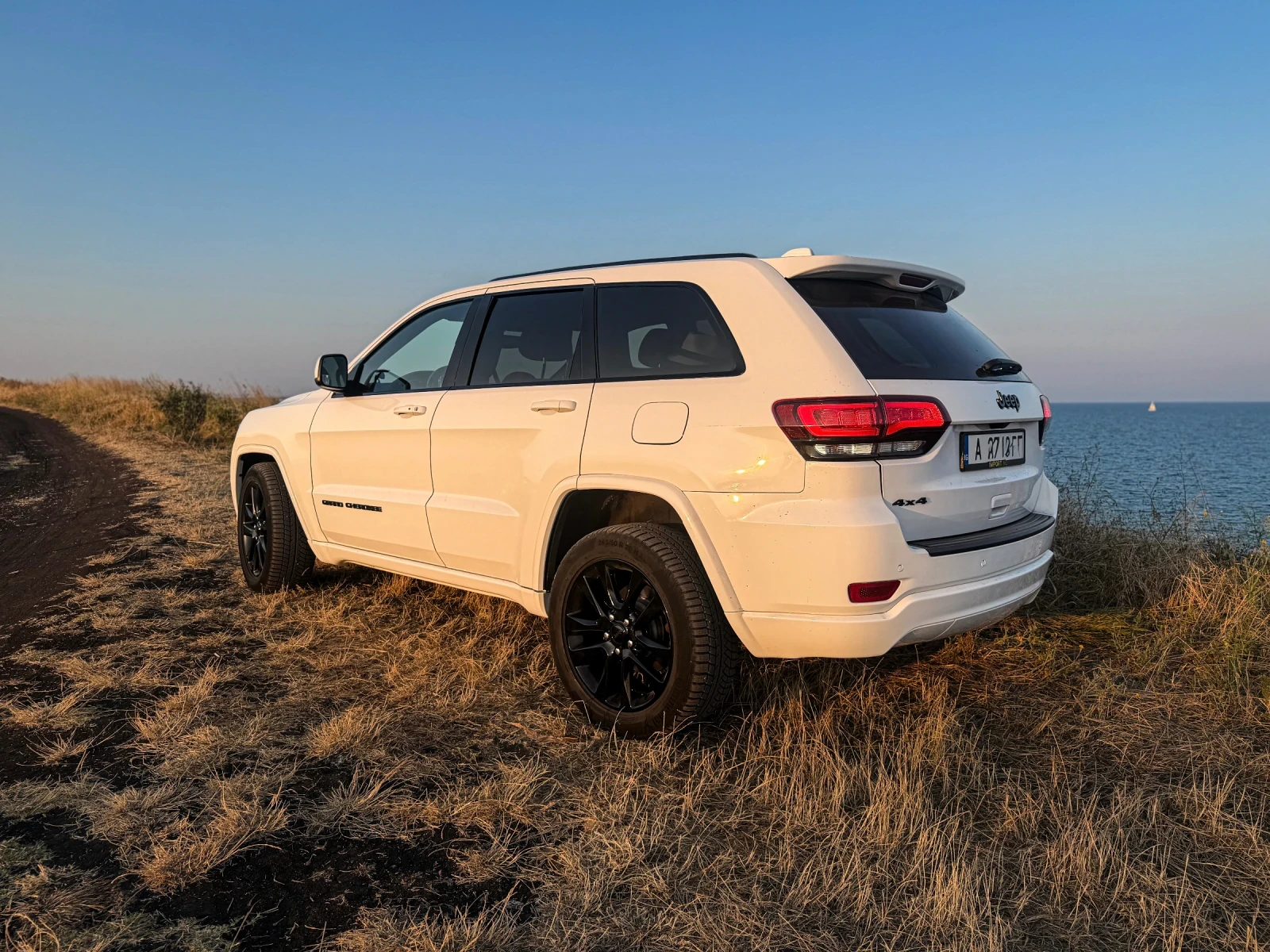 Jeep Grand cherokee Altitude black package, снимка 5 - Автомобили и джипове - 55327853
