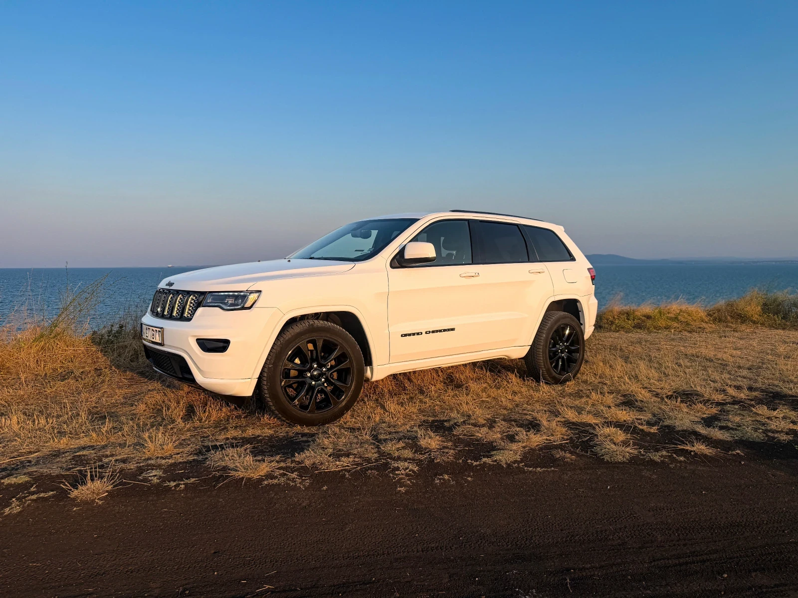 Jeep Grand cherokee Altitude black package, снимка 3 - Автомобили и джипове - 55327853