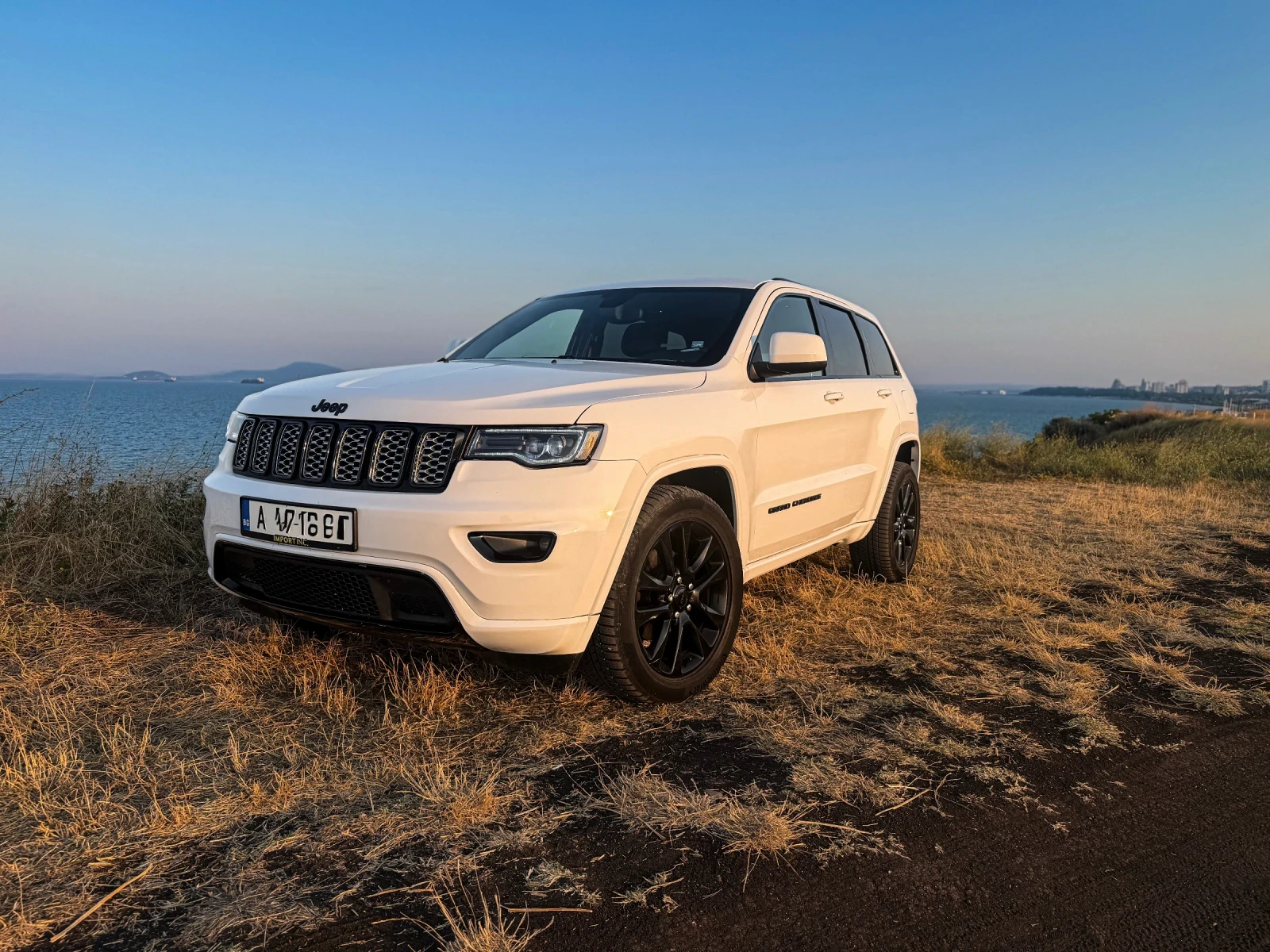 Jeep Grand cherokee Altitude black package, снимка 2 - Автомобили и джипове - 55327853