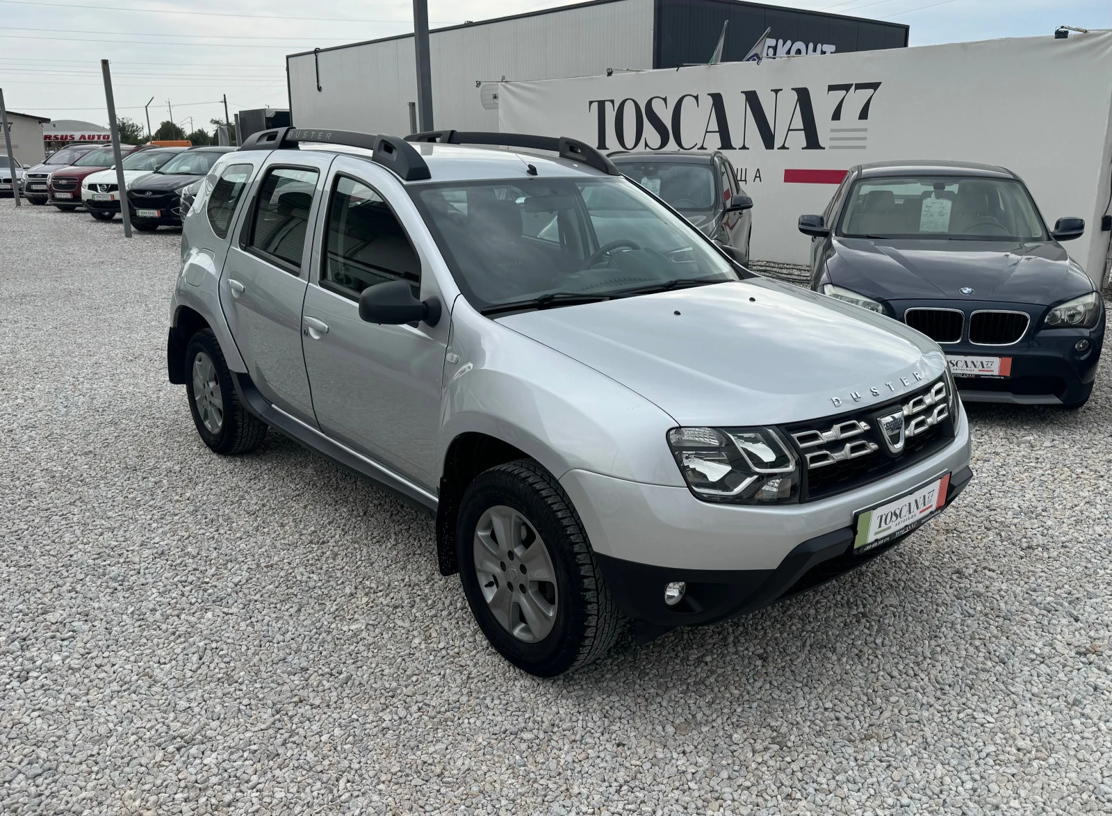 Dacia Duster 1.5dci* Навигация* Камера* Сервизна История, снимка 1 - Автомобили и джипове - 56160039