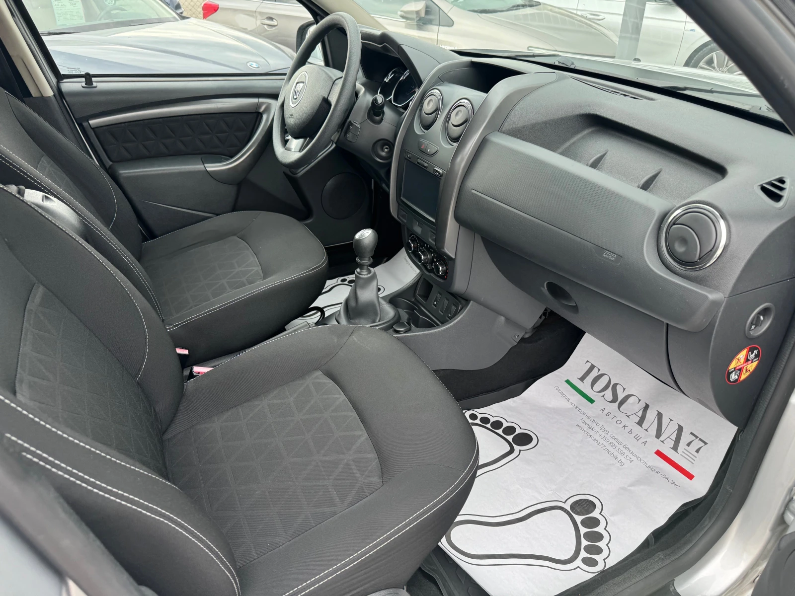Dacia Duster 1.5dci* Навигация* Камера* Сервизна История, снимка 10 - Автомобили и джипове - 56160039