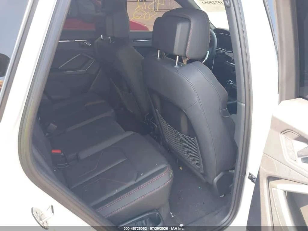 Audi Q3, снимка 8 - Автомобили и джипове - 56688326