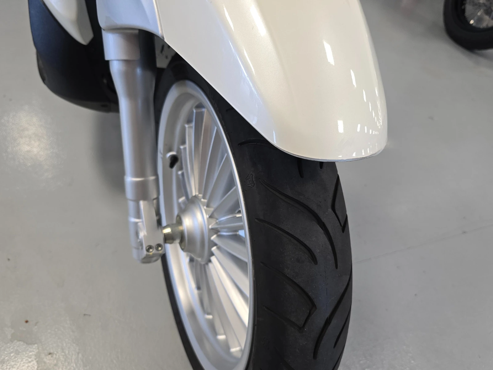 Piaggio Beverly 300ie, ABS-Led!, снимка 15 - Мотоциклети и мототехника - 55523935