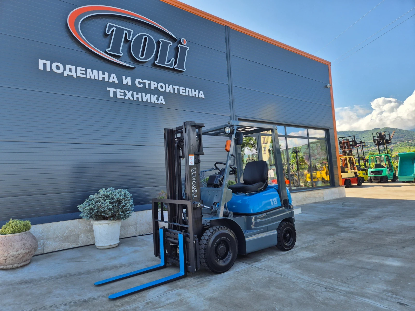 Мотокар Toyota 1.8 тона / ИЗРАВНИТЕЛ / КАТО НОВ !, снимка 1