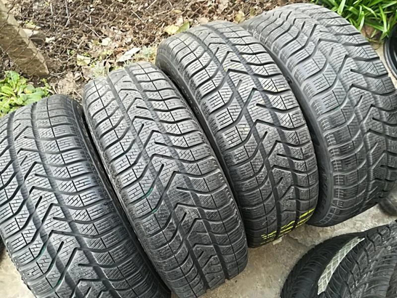 Гуми Зимни 185/55R15, снимка 2 - Гуми и джанти - 23918858